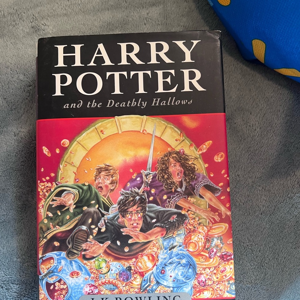 Harry Potter and the deathly hollows 1st edition novel by jk Rowling